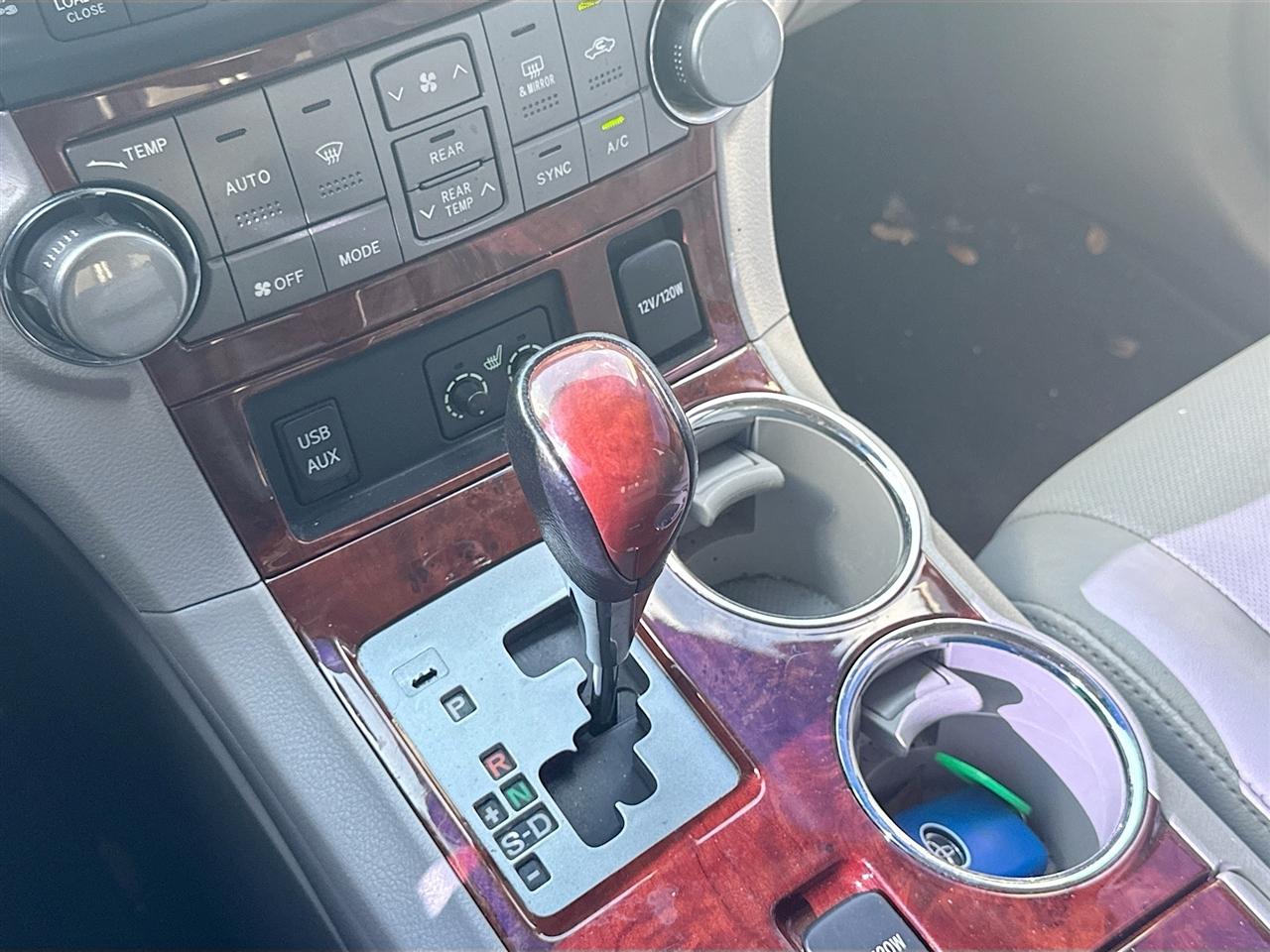 Toyota Highlander FWD 4dr V6 Limited (Natl) 2012