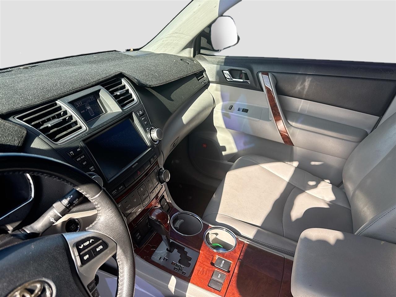 Toyota Highlander FWD 4dr V6 Limited (Natl) 2012