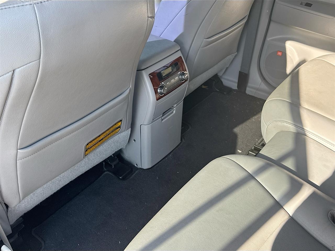 Toyota Highlander FWD 4dr V6 Limited (Natl) 2012