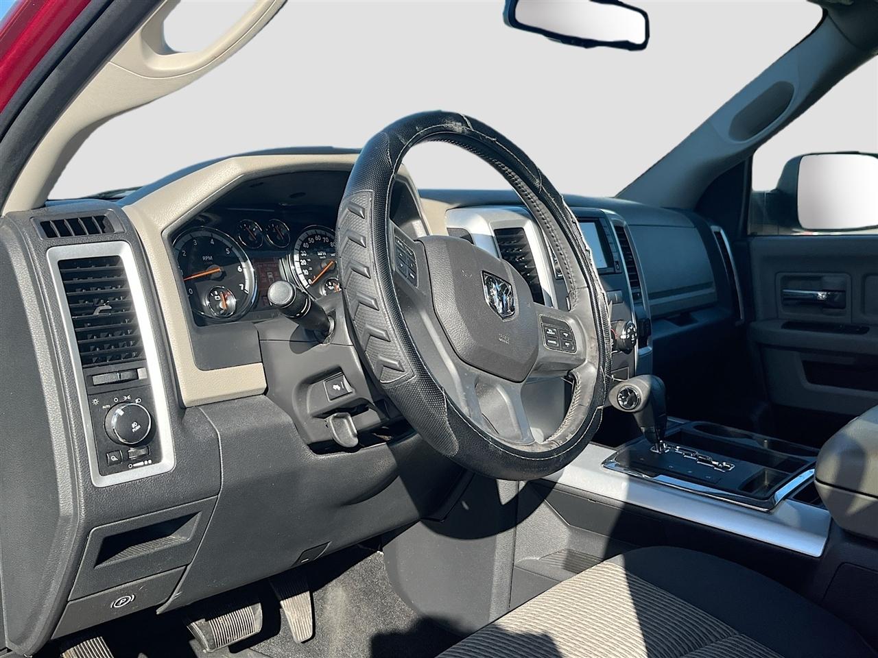 RAM 1500 4WD Crew Cab 140.5" Big Horn 2012