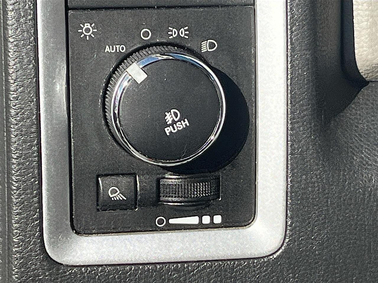 RAM 1500 4WD Crew Cab 140.5" Big Horn 2012