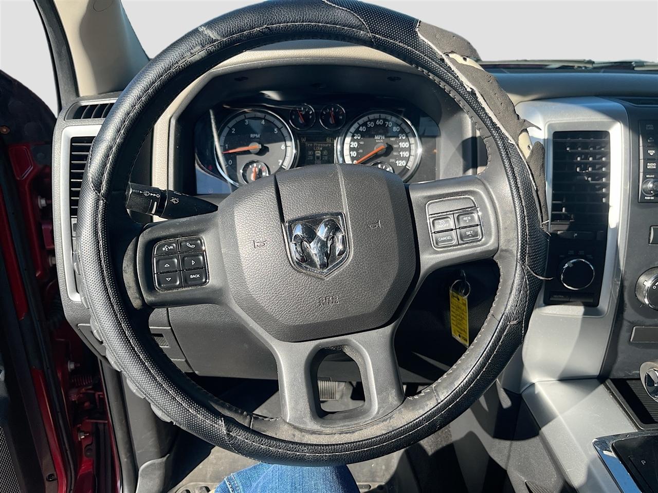 RAM 1500 4WD Crew Cab 140.5" Big Horn 2012