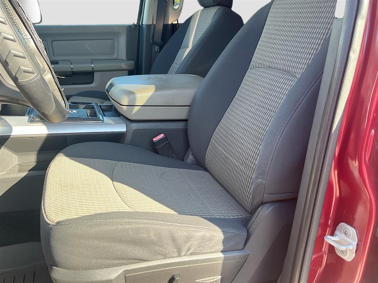 RAM 1500 4WD Crew Cab 140.5" Big Horn 2012