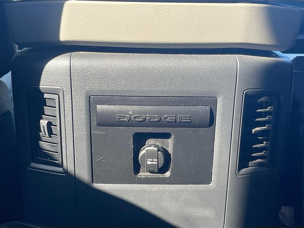 RAM 1500 4WD Crew Cab 140.5" Big Horn 2012