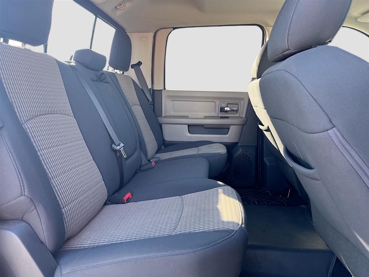 RAM 1500 4WD Crew Cab 140.5" Big Horn 2012