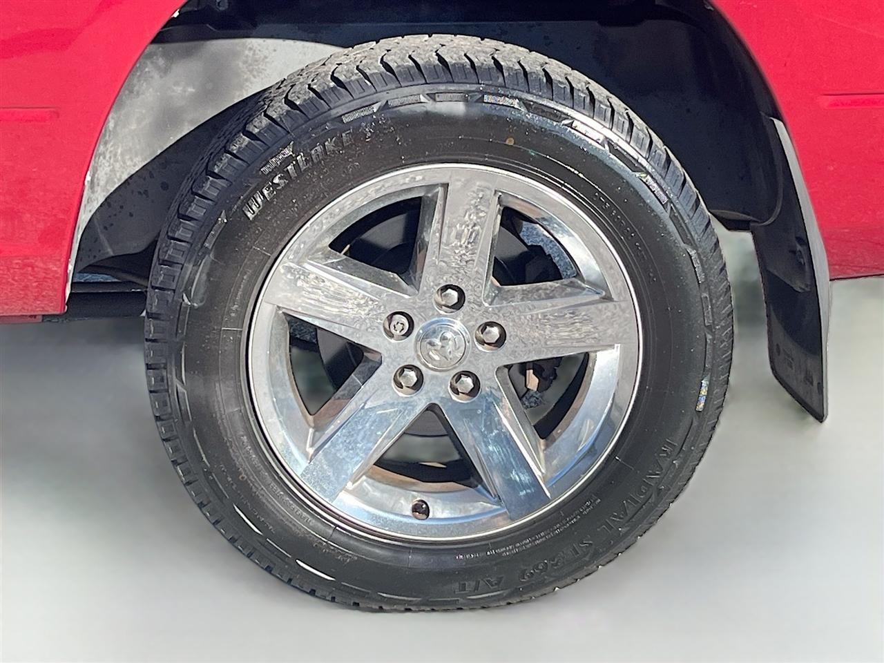 RAM 1500 4WD Crew Cab 140.5" Big Horn 2012