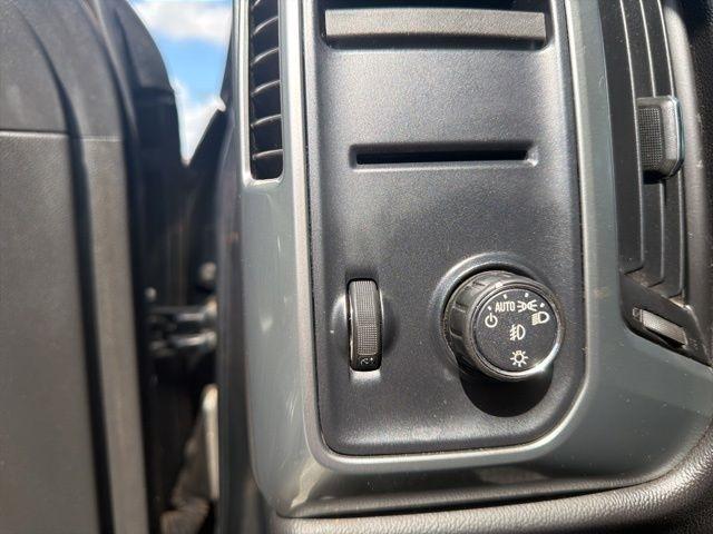 Chevrolet Silverado 1500 2WD Crew Cab 143.5" LT w/1LT 2015