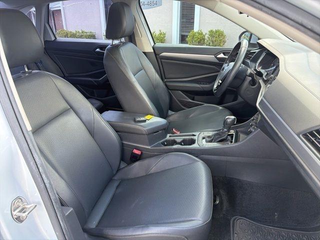 Volkswagen Jetta R-Line Auto w/SULEV 2019