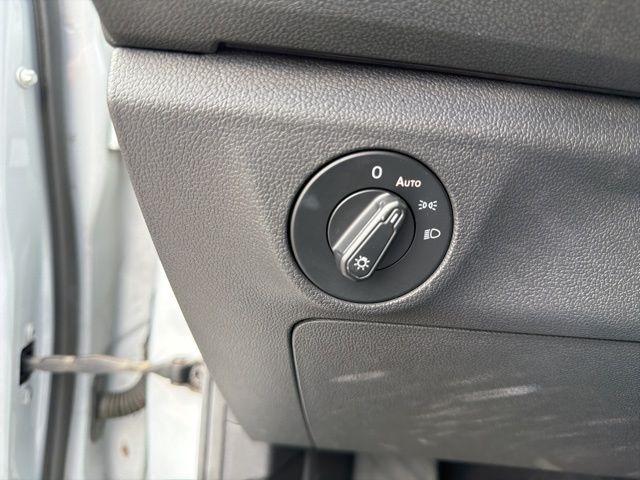 Volkswagen Jetta R-Line Auto w/SULEV 2019