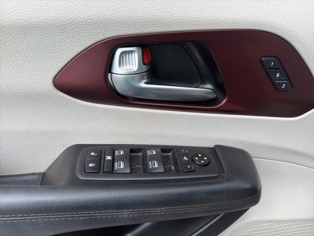 Chrysler Pacifica Limited FWD 2020