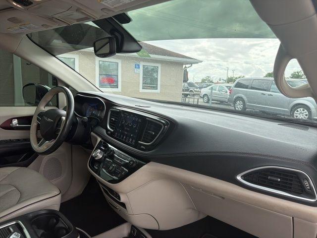 Chrysler Pacifica Limited FWD 2020