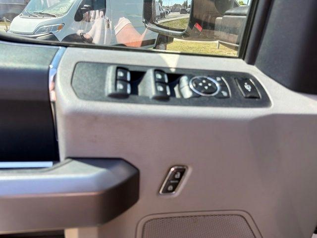 Ford Super Duty F-350 DRW King Ranch 4WD Crew Cab 8' Box 2019