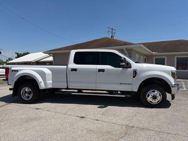 Ford Super Duty F-350 DRW King Ranch 4WD Crew Cab 8' Box 2019