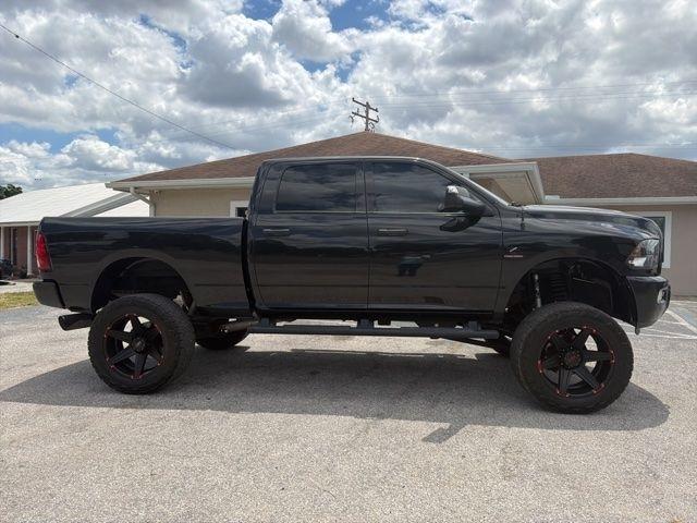 RAM 3500 Big Horn 4x4 Crew Cab 6'4" Box 2017