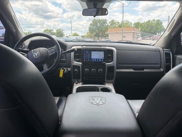 RAM 3500 Big Horn 4x4 Crew Cab 6'4" Box 2017