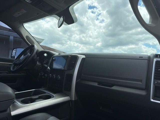 RAM 3500 Big Horn 4x4 Crew Cab 6'4" Box 2017