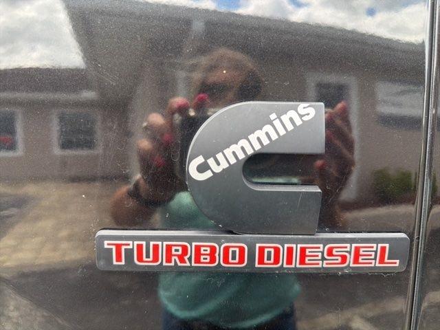 RAM 3500 Big Horn 4x4 Crew Cab 6'4" Box 2017