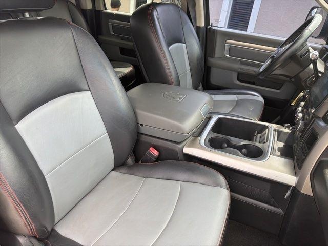 RAM 3500 Big Horn 4x4 Crew Cab 6'4" Box 2017