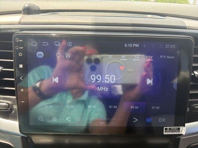 RAM 3500 Big Horn 4x4 Crew Cab 6'4" Box 2017