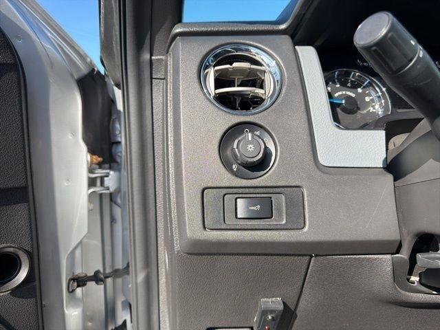 Ford F-150 2WD SuperCrew 145" Platinum 2013