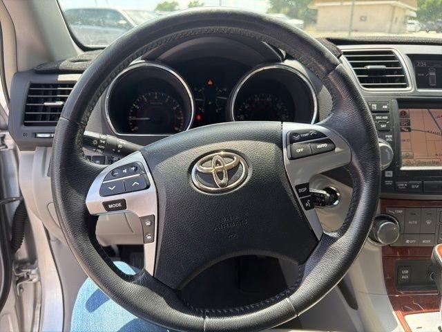 Toyota Highlander FWD 4dr V6 Limited (Natl) 2012