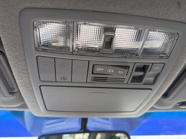 Toyota Highlander FWD 4dr V6 Limited (Natl) 2012