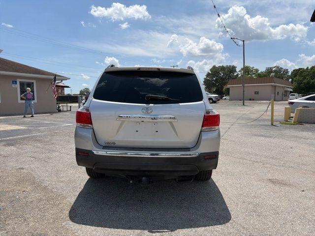 Toyota Highlander FWD 4dr V6 Limited (Natl) 2012
