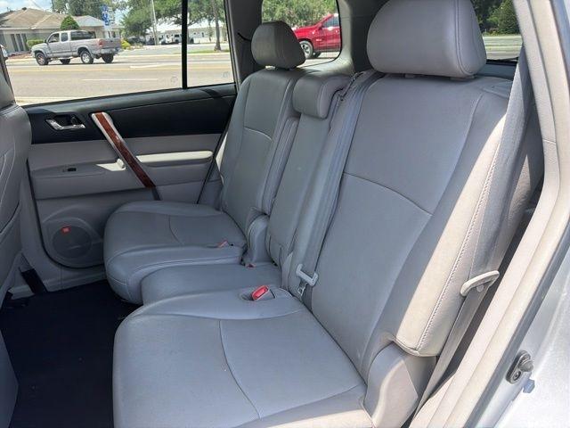 Toyota Highlander FWD 4dr V6 Limited (Natl) 2012