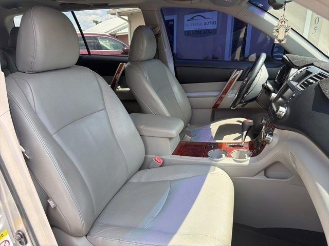 Toyota Highlander FWD 4dr V6 Limited (Natl) 2012
