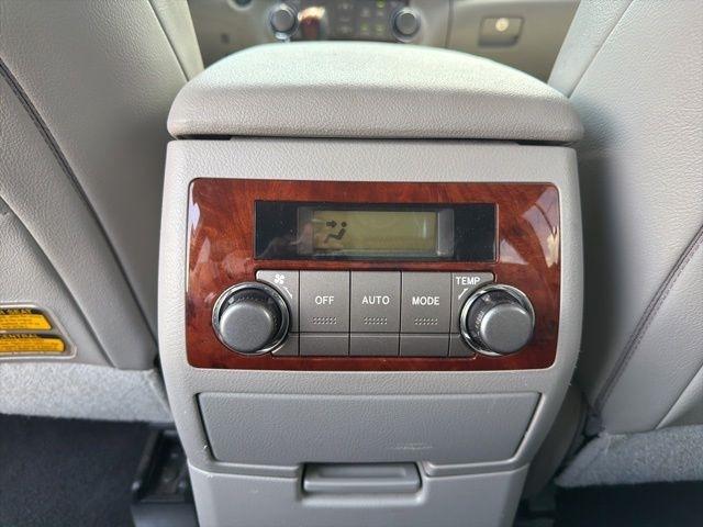 Toyota Highlander FWD 4dr V6 Limited (Natl) 2012