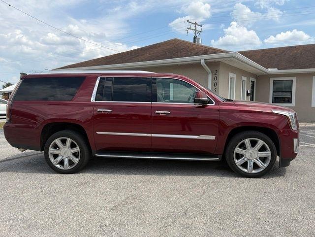 Cadillac Escalade ESV 2WD 4dr Luxury 2018
