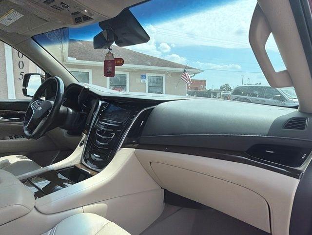 Cadillac Escalade ESV 2WD 4dr Luxury 2018