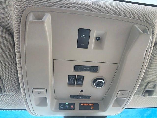 Cadillac Escalade ESV 2WD 4dr Luxury 2018