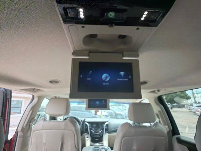 Cadillac Escalade ESV 2WD 4dr Luxury 2018