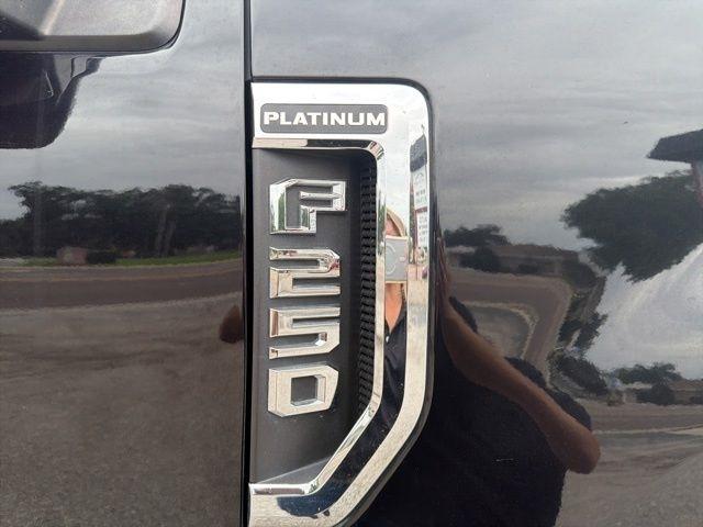 Ford Super Duty F-250 SRW King Ranch 4WD Crew Cab 8' Box 2019