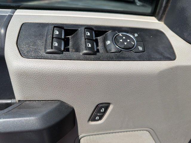 Ford Super Duty F-350 SRW King Ranch 4WD Crew Cab 8' Box 2022