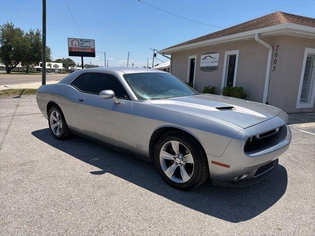 Dodge Challenger SXT Coupe 2017