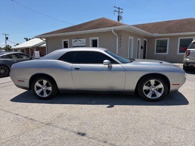 Dodge Challenger SXT Coupe 2017