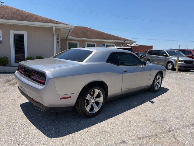 Dodge Challenger SXT Coupe 2017