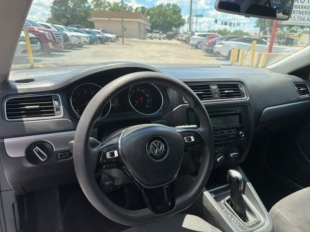 Volkswagen Jetta Sedan 4dr Auto 1.8T SE 2015