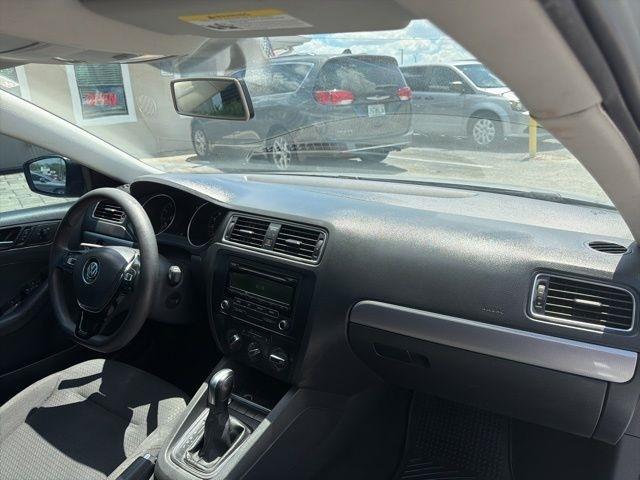 Volkswagen Jetta Sedan 4dr Auto 1.8T SE 2015