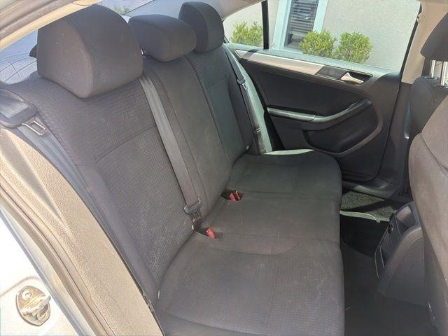 Volkswagen Jetta Sedan 4dr Auto 1.8T SE 2015