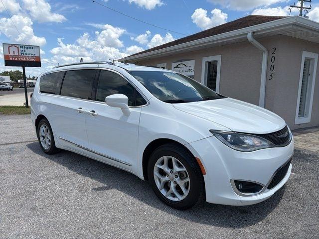 Chrysler Pacifica Touring L FWD 2018