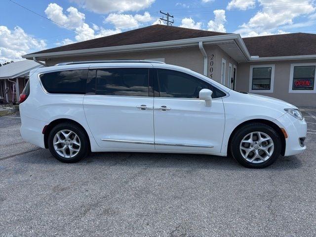 Chrysler Pacifica Touring L FWD 2018