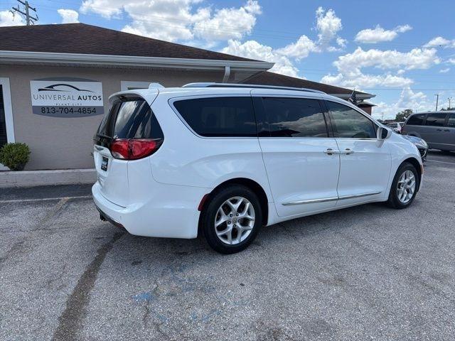 Chrysler Pacifica Touring L FWD 2018