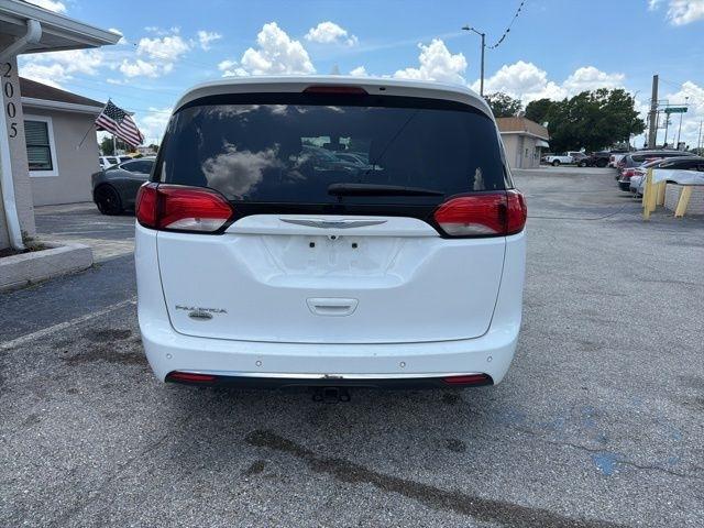 Chrysler Pacifica Touring L FWD 2018