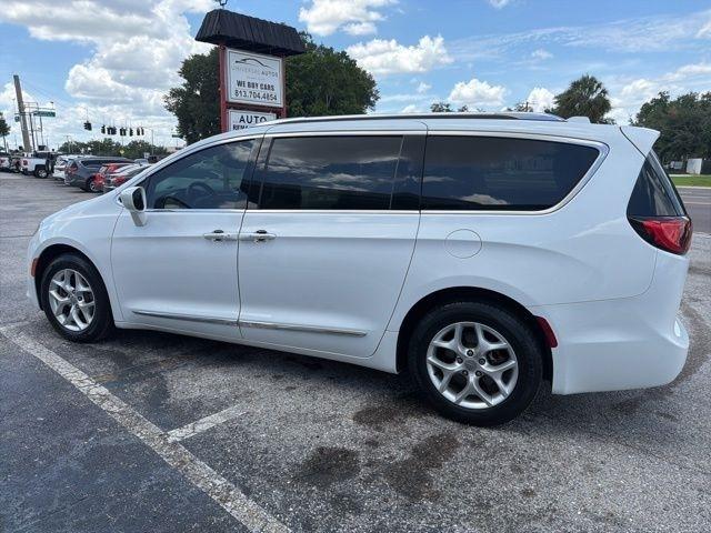 Chrysler Pacifica Touring L FWD 2018