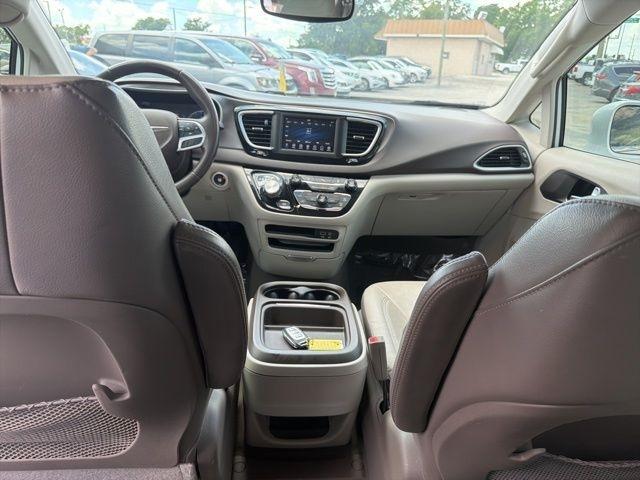 Chrysler Pacifica Touring L FWD 2018