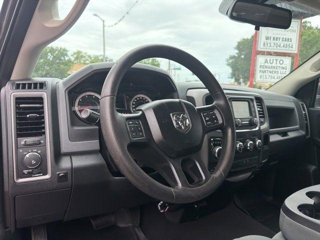 RAM 1500 4WD Quad Cab 140.5" Express 2016