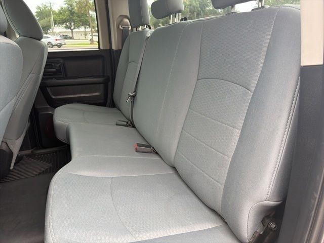 RAM 1500 4WD Quad Cab 140.5" Express 2016